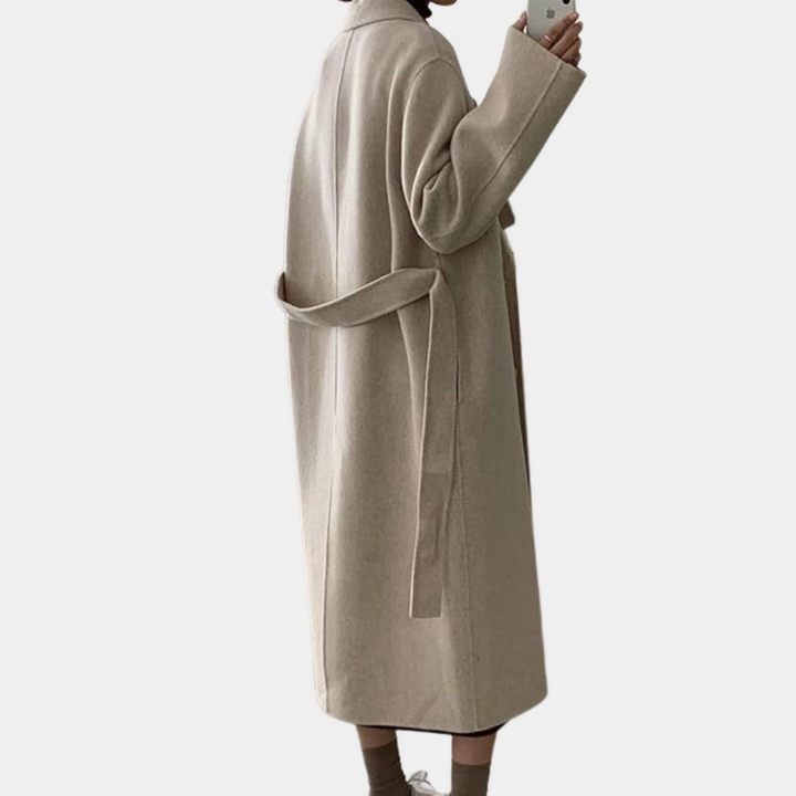 Długi płaszcz zimowy damski brązowo-beżowy, dwurzędowy, elegancki, ciepły i wygodny