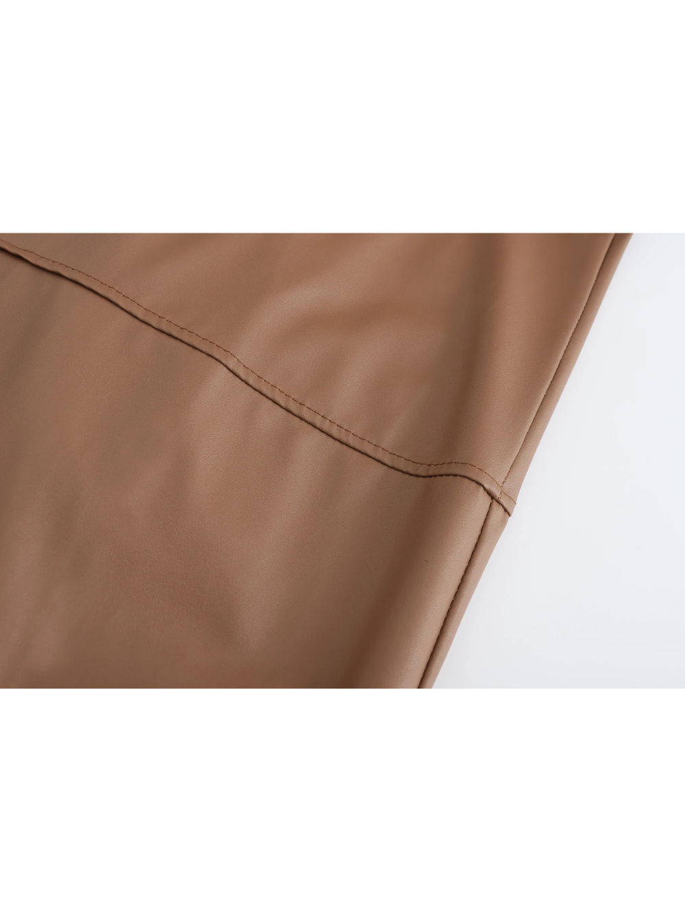 Męski długi płaszcz skórzany, elegancki, wyrafinowana skóra, klasyczne klapy, ponadczasowy styl, trwały i wszechstronny.