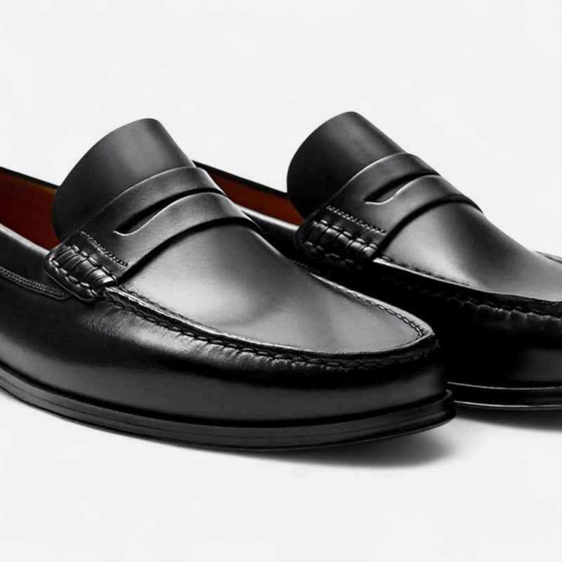 Brązowe męskie mokasyny skórzane, eleganckie, ze szczegółowymi szwami, wygodnym wnętrzem i antypoślizgową podeszwą.