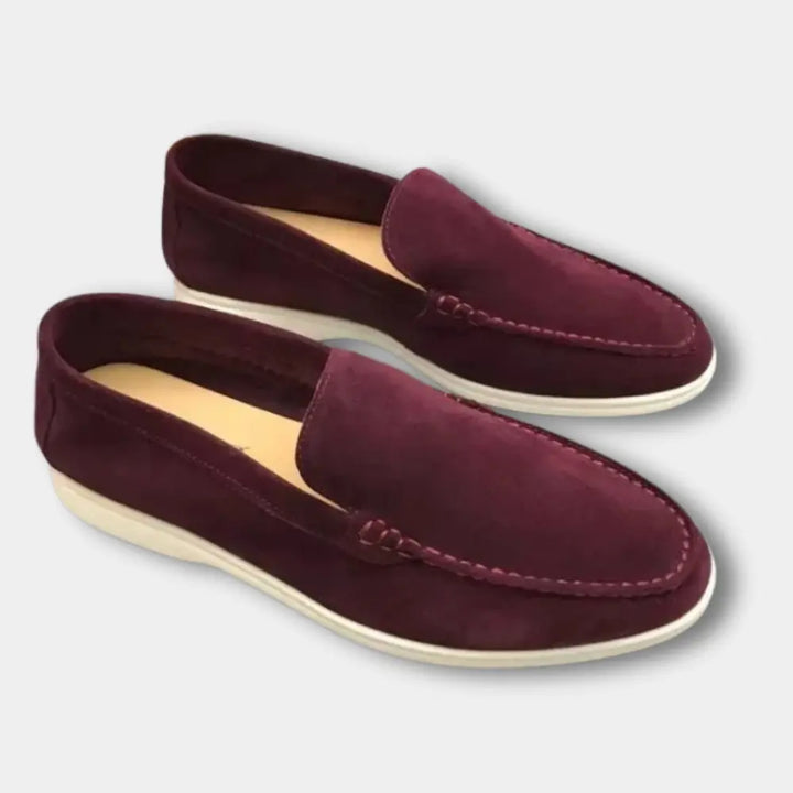 Mokasyny męskie eleganckie z gładkim wierzchem, wyrafinowana sylwetka, idealne do biura lub na swobodne wyjście, widok podeszwy.