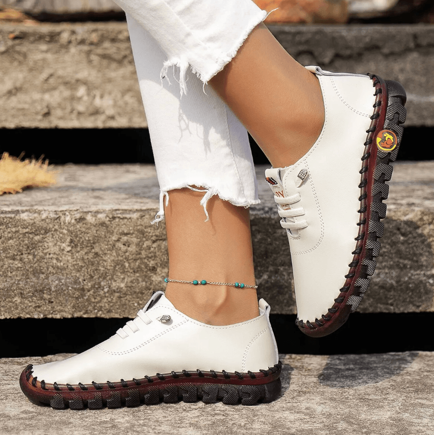 Mokasyny ortopedyczne dla mężczyzn, skóra brązowa, antypoślizgowa podeszwa, nowoczesny styl, optymalny komfort dla stóp.