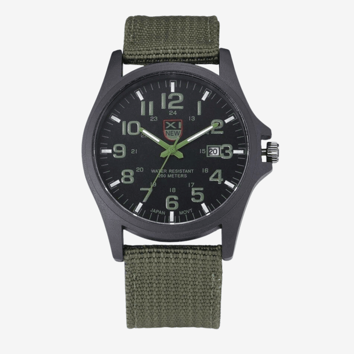 Montre outdoor étanche pour homme, boîtier acier inoxydable, bracelet silicone, idéale randonnée et aventure.