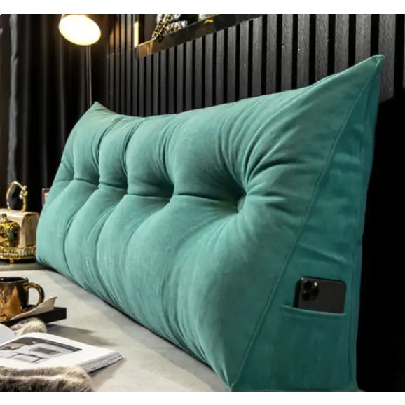 "Oreiller compensé orthopédique blanc en coton doux, soutien cervical optimal pour un confort et sommeil luxueux."