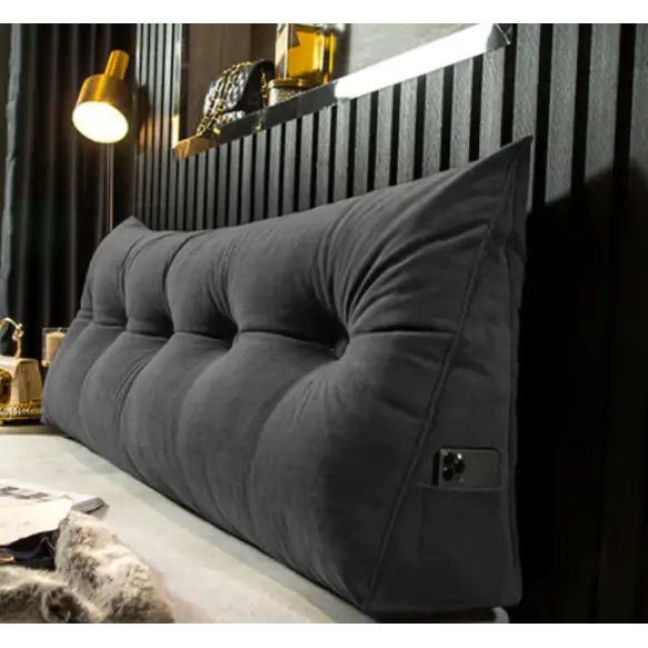 "Oreiller compensé orthopédique blanc en coton doux, soutien cervical optimal pour un confort et sommeil luxueux."