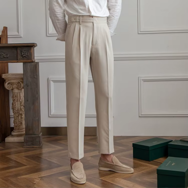 Męskie spodnie z zakładkami i wysokim stanem, eleganckie i wygodne, idealne na każdą okazję.
