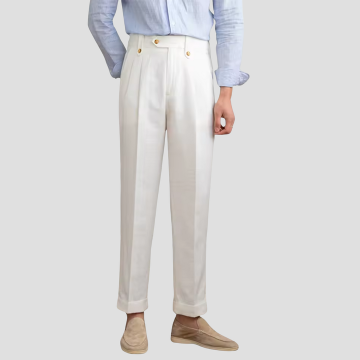 Białe stylowe spodnie z zakładkami, płynny krój, wysoki stan z podwójnym guzikiem, lekki materiał, idealne na lato, wyrafinowany i miejski styl.