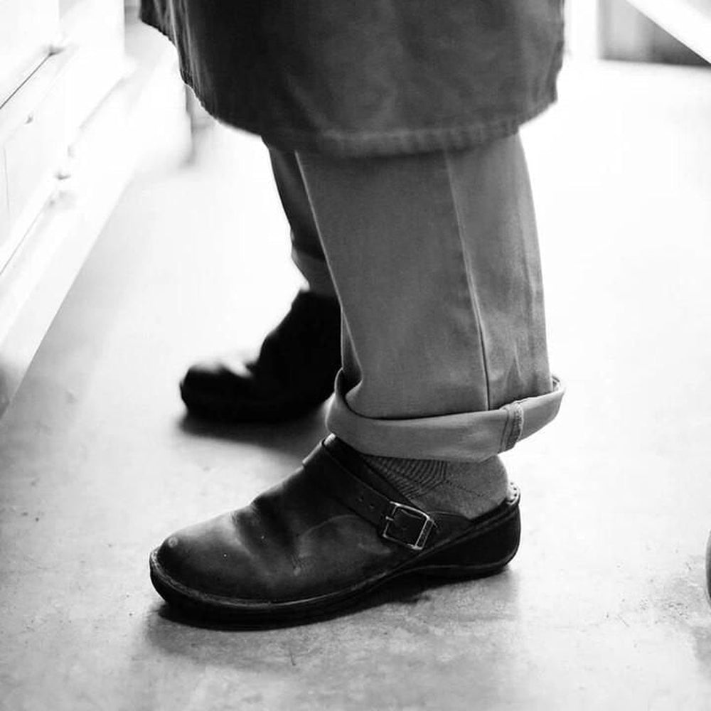 Eleganckie męskie kapcie skórzane, idealne dla ceniących komfort