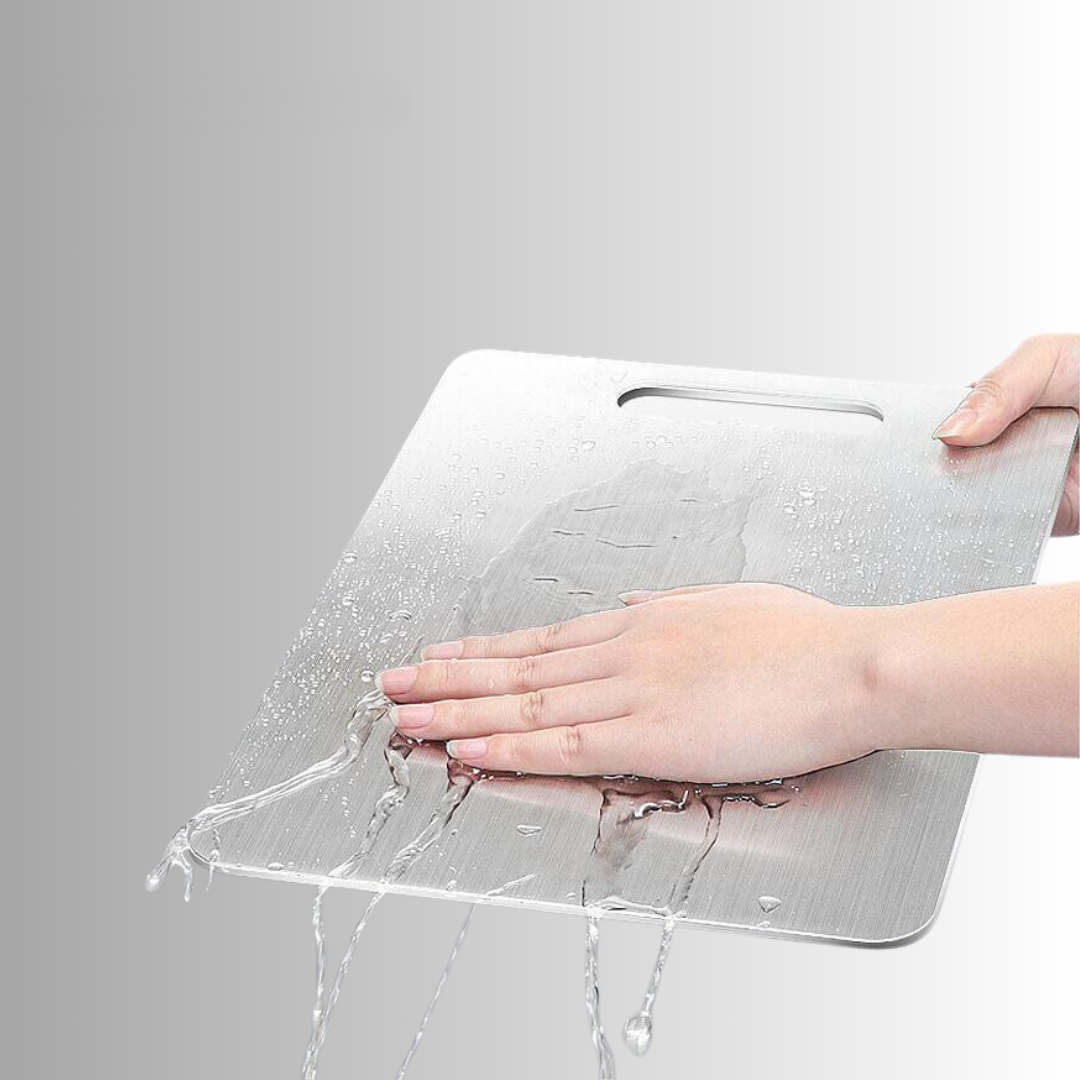 Antybakteryjna i trwała tytanowa deska do krojenia, odporna na zarysowania, do bezpiecznego użytku w kuchni.