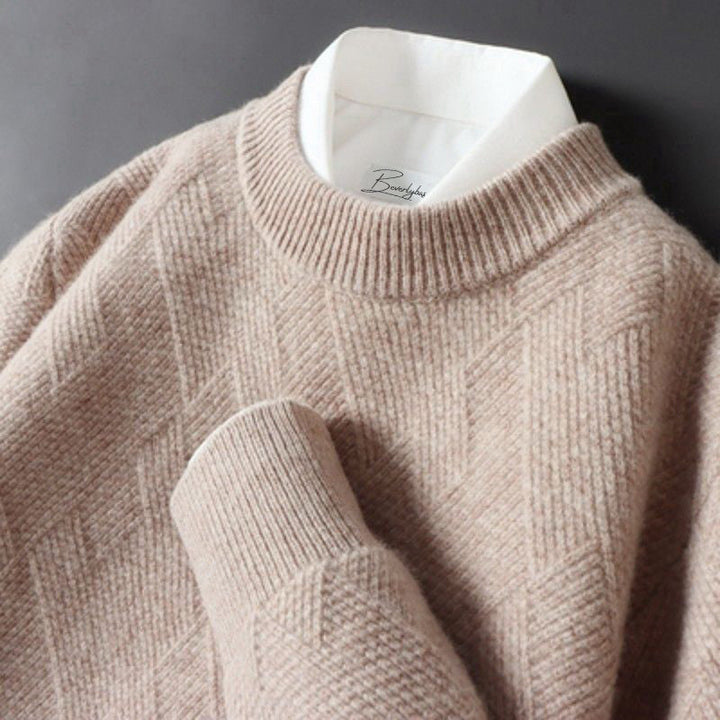 Elegancki męski sweter kaszmirowy, luksusowa faktura, dostępny w wielu kolorach, niezrównany komfort, ponadczasowy styl.