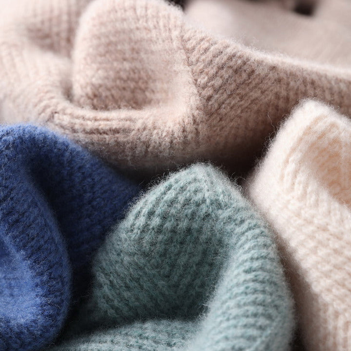 Elegancki męski sweter kaszmirowy, luksusowa faktura, dostępny w wielu kolorach, niezrównany komfort, ponadczasowy styl.