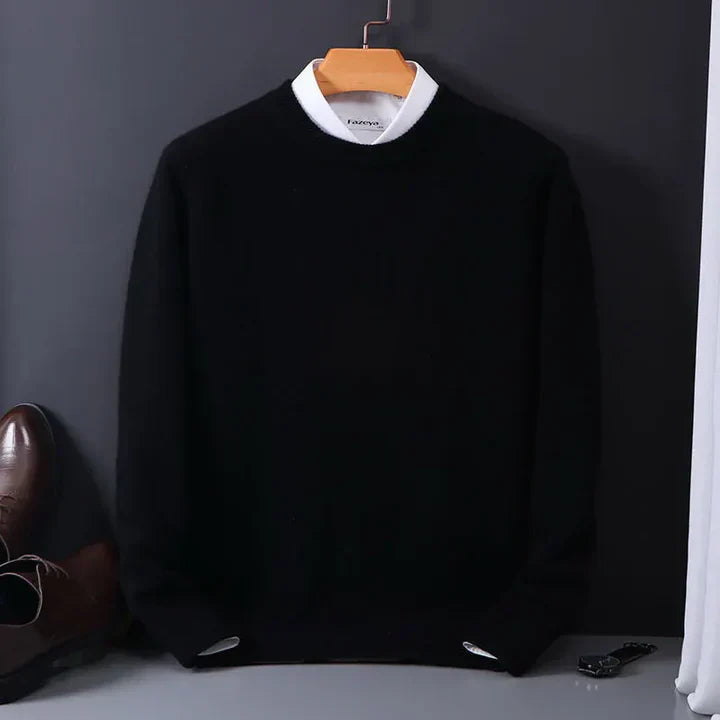 Pull en cachemire pour homme avec col rond, doux et élégant, idéal pour un style intemporel et un confort optimal.