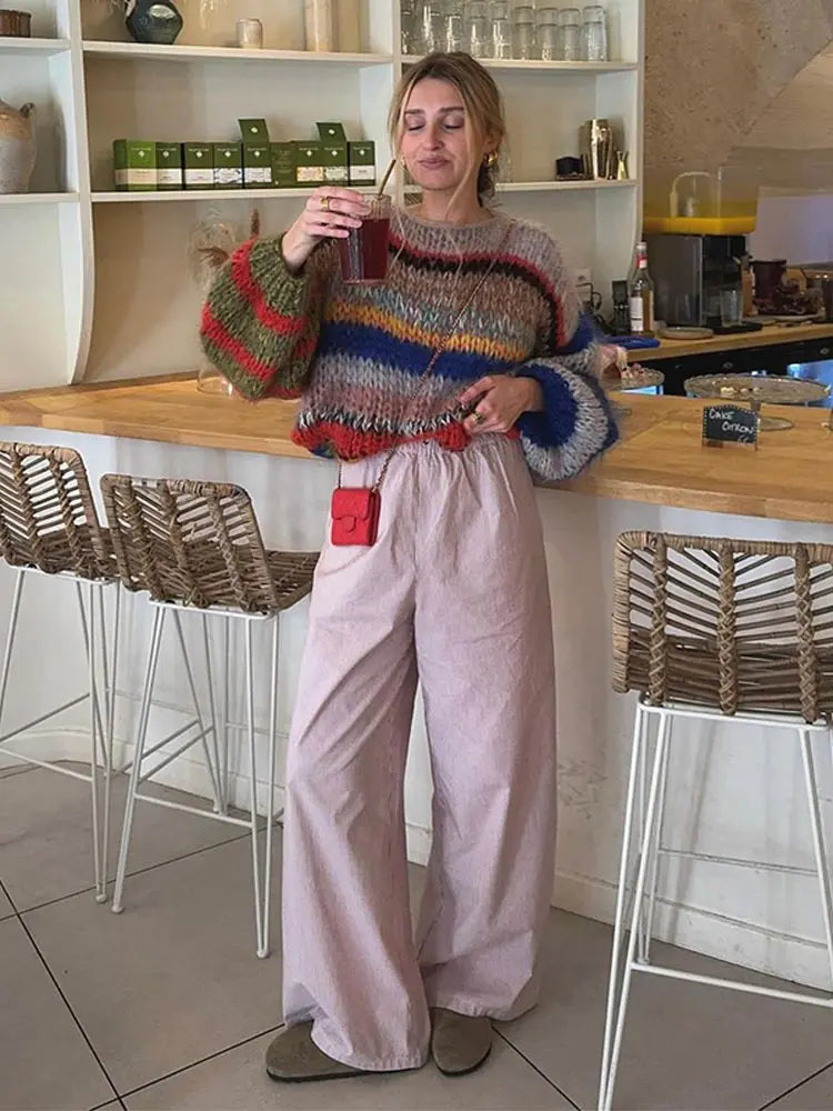 Damski sweter wielokolorowy, stylizacje codzienne, komfort noszenia.