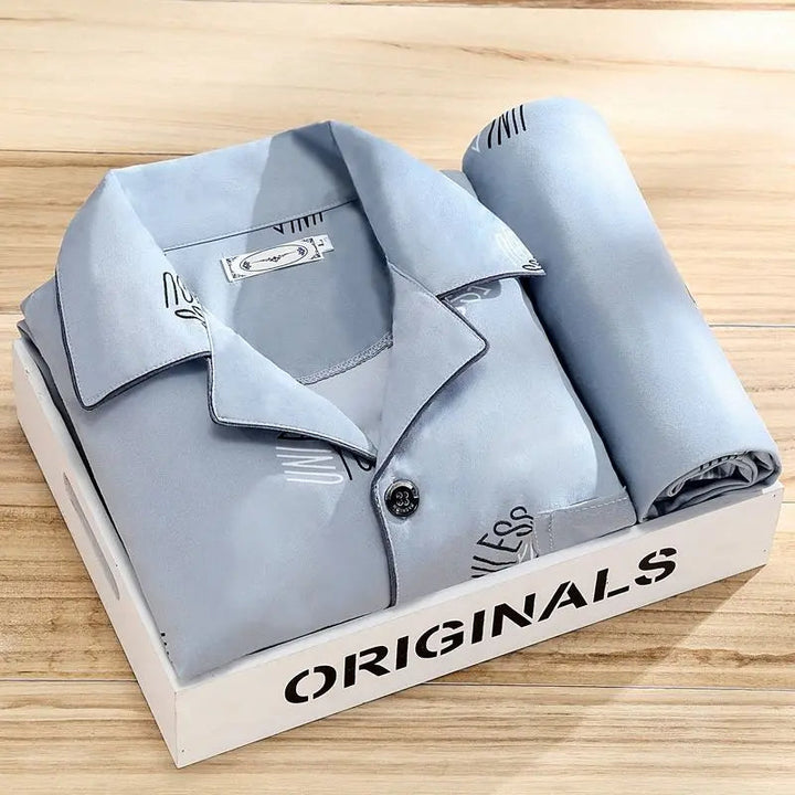 Elegancka męska piżama w paski, nowoczesny design, optymalny komfort, miękkie tkaniny, idealna na chłodne wieczory