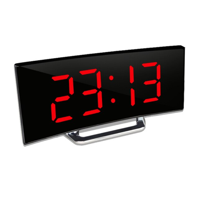 Nowoczesny cyfrowy budzik LED z zakrzywionym ekranem i jasnymi zielonymi cyframi.