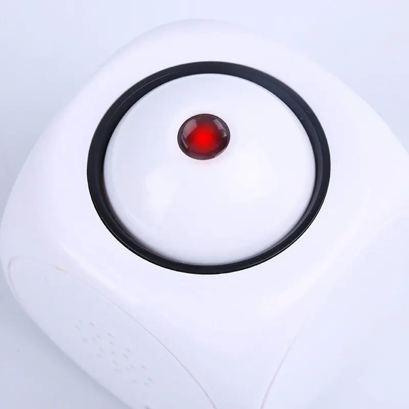 Cyfrowy budzik LED ProjecTime z projekcją czasu na ścianie, kompaktowy nowoczesny design, jasny wyświetlacz.