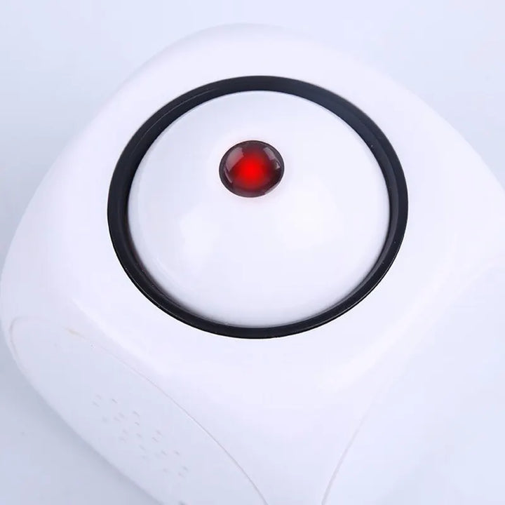 Cyfrowy budzik LED ProjecTime z projekcją czasu na ścianie, kompaktowy nowoczesny design, jasny wyświetlacz.