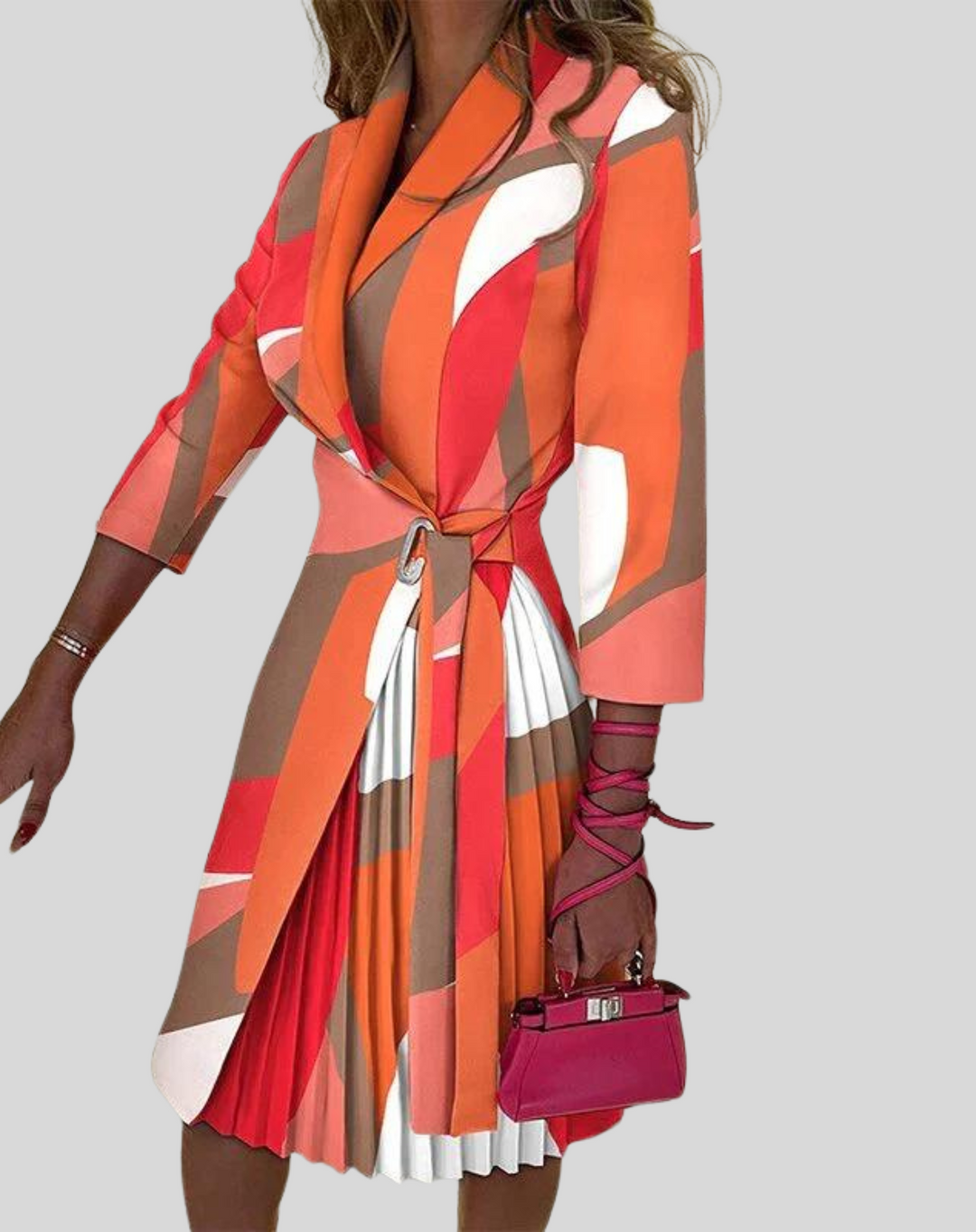 Elegancka sukienka blazer Janis w kolorze czarnym o strukturalnym kroju, z detalami w stylu office-chic, idealna na każdą okazję.