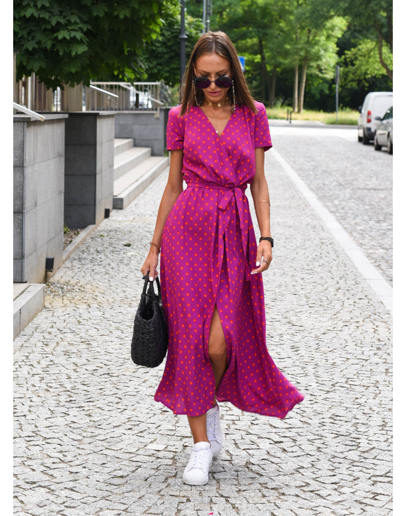 Sukienka letnia Louise, żywe kolory, eleganckie wzory kwiatowe, miękki materiał, idealna na letnie okazje.