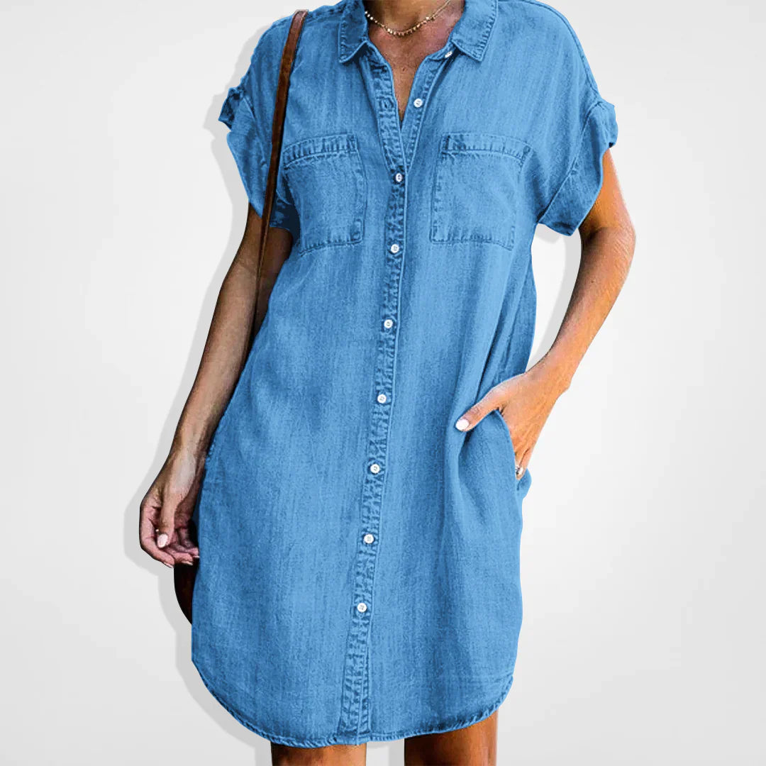 Jasnoniebieska jeansowa sukienka z guzikami, elegancki i casualowy styl, idealna dla kobiet, optymalny komfort, z bawełny.