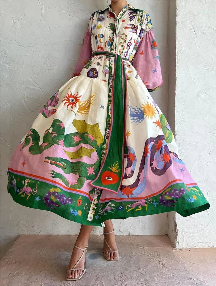 Długa sukienka maxi damska Merle w wielobarwne wzory, elegancka sylwetka, szykowny i zwiewny śródziemnomorski styl.