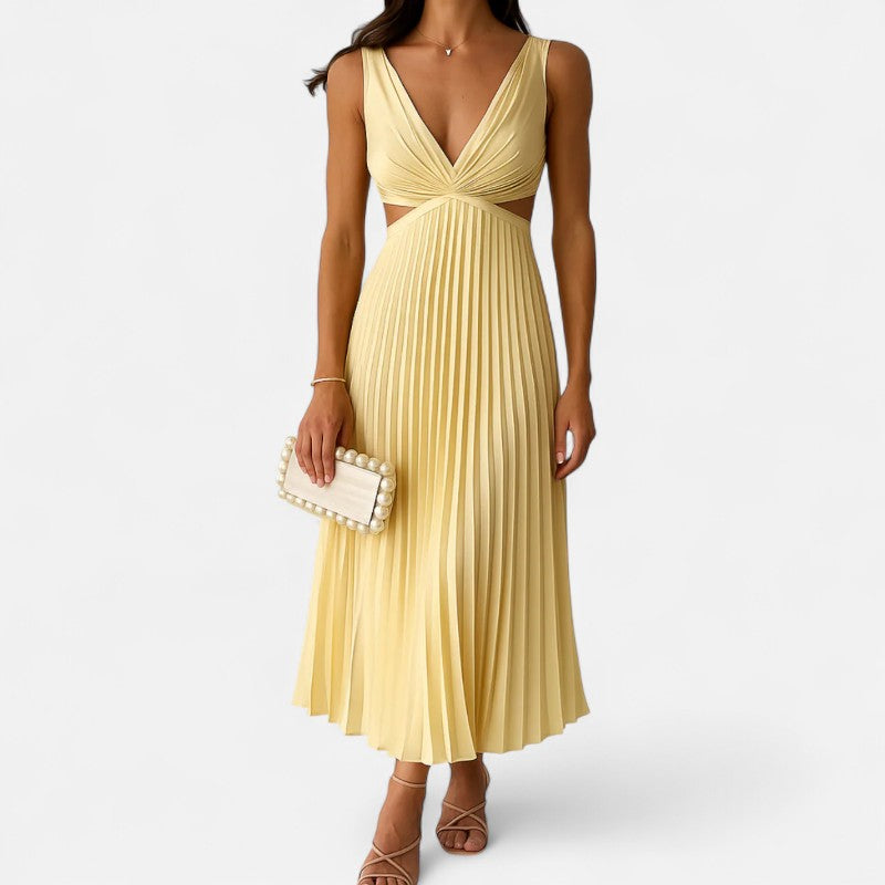 Żółta marszczona sukienka midi z satyny z dekoltem w serek i bocznymi wycięciami, elegancka i nowoczesna dla kobiet.