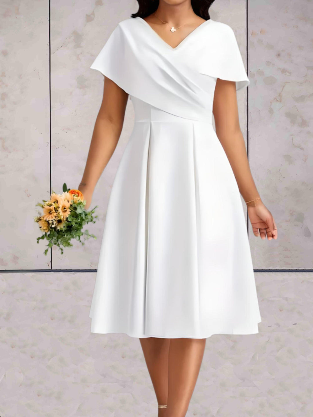 Elegancka biała sukienka mini Lysa, warstwowy materiał, widok z przodu, idealna na specjalne okazje, kobiecy minimalistyczny styl.