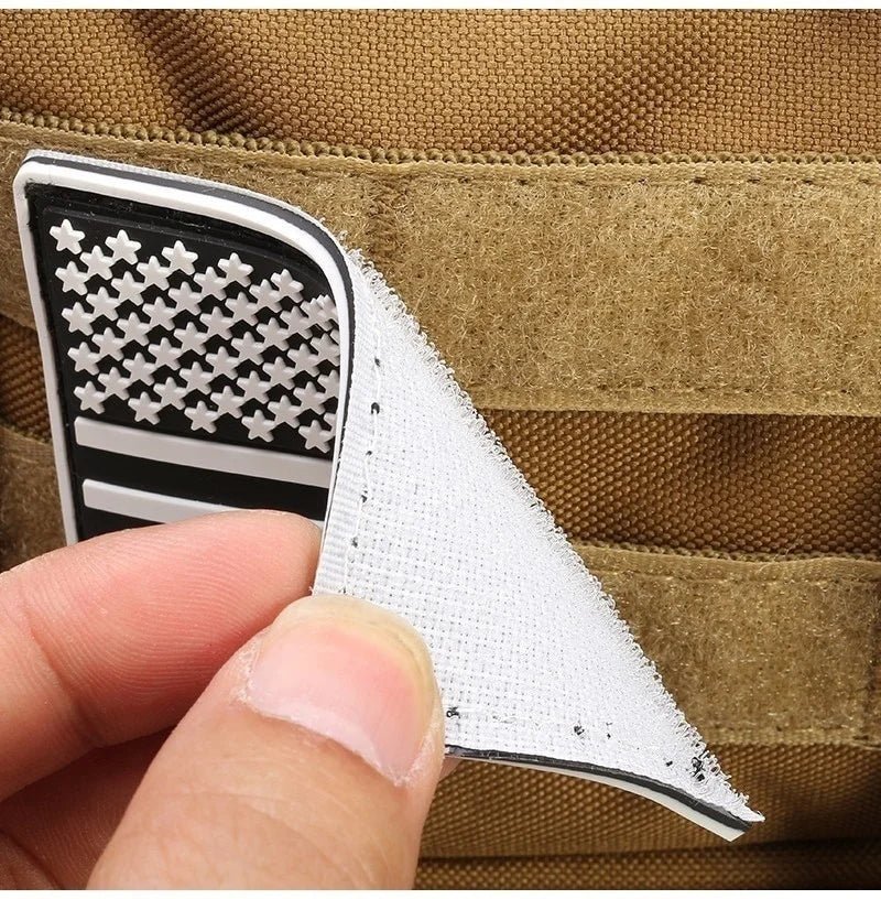 Wodoodporny plecak 50L z wytrzymałego nylonu, z trzema przegródkami, systemem MOLLE, idealny na świeżym powietrzu i piesze wycieczki.