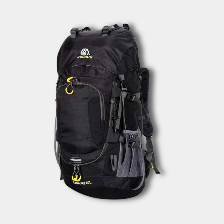 Zielony, solidny plecak trekkingowy AdventurePack o pojemności 60L, przeznaczony do transportu ciężkiego ładunku, z wyściełanymi szelkami, idealny na przygody na świeżym powietrzu.