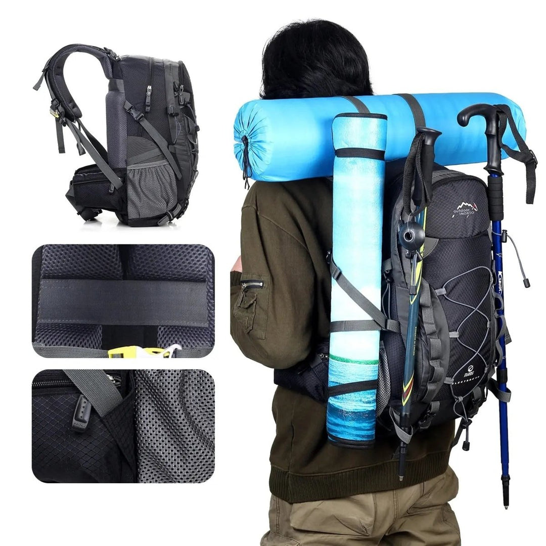 Niebieski plecak trekkingowy 40L, wentylowane plecy, regulowane szelki, idealny na wędrówki, duża pojemność, ergonomiczny design.