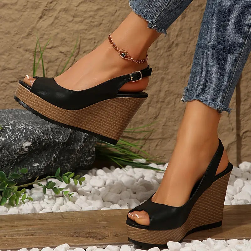 Czarne sandały na wysokim obcasie z wyrafinowanym designem Audrey, widok z boku dla eleganckiego i wygodnego wyglądu