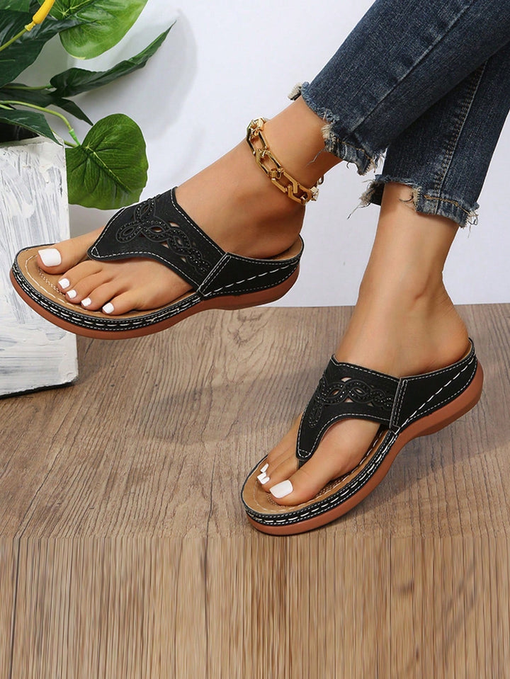 Ortopedyczne sandały damskie, wygodne i lekkie, z regulowanymi paskami, w rozmiarach od 36 do 43, widok z profilu.