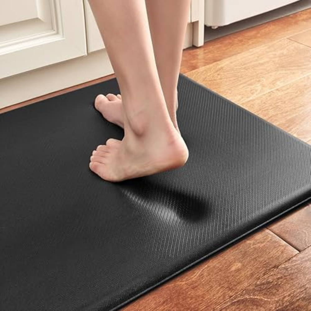 "Tapis de cuisine noir, antifatigue, ergonomique, antidérapant, soulage pieds, design élégant, bords biseautés"