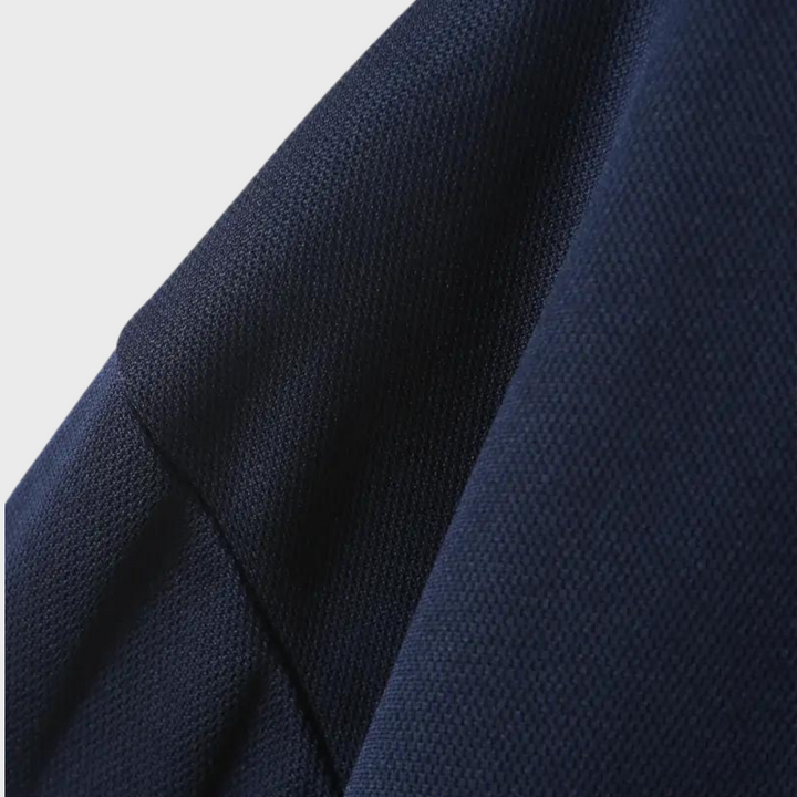 Męska koszulka z długim rękawem w kolorze czarnym, elegancki fason, miękki i oddychający materiał, idealna do eleganckich i wygodnych stylizacji.