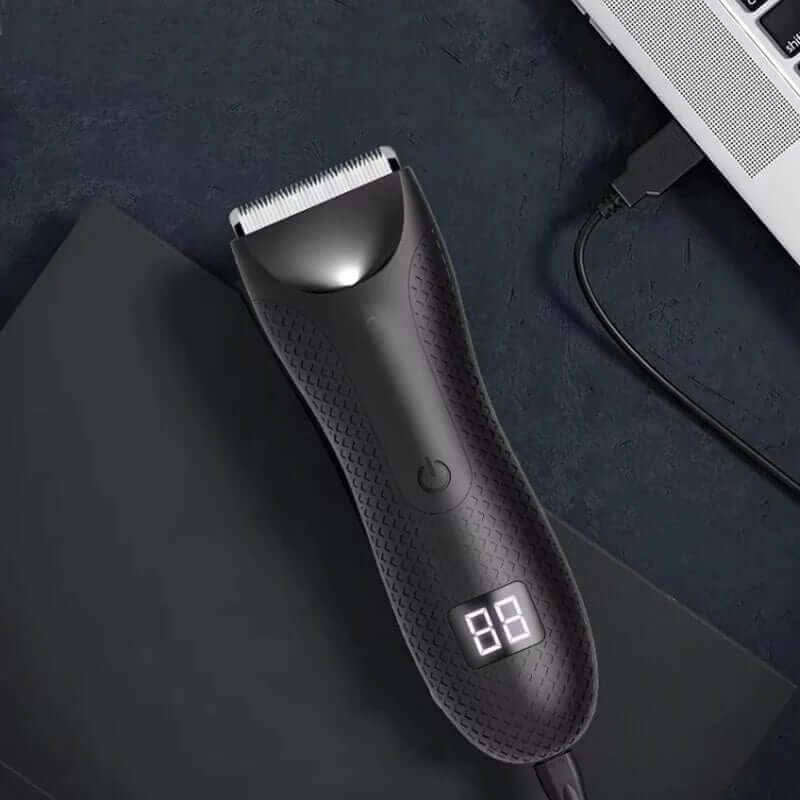 Wodoodporny trymer do ciała dla mężczyzn o ergonomicznym kształcie i wskaźnikiem LED, idealny do precyzyjnego i komfortowego golenia.