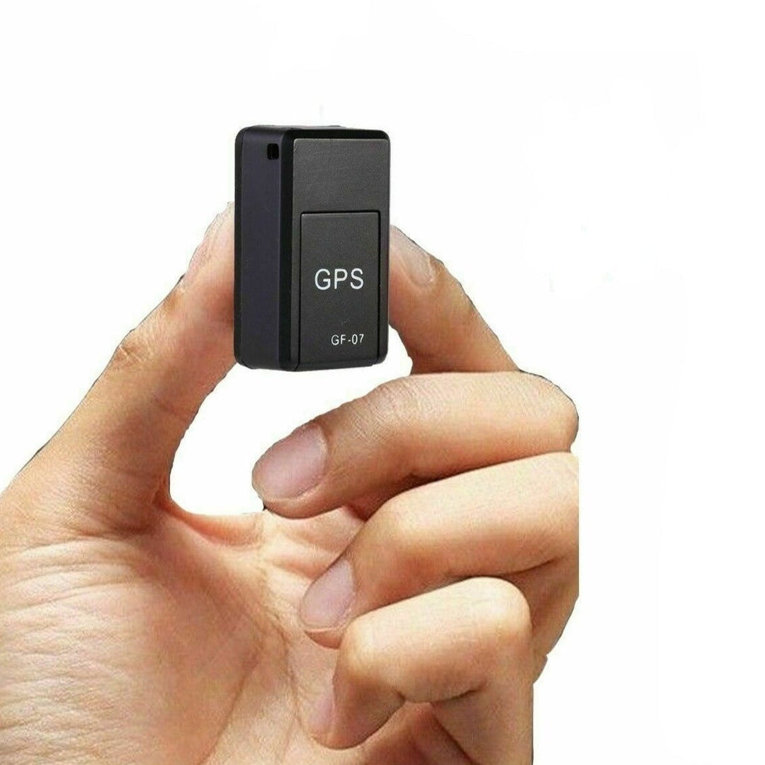 Czarny, kompaktowy, magnetyczny mini lokalizator GPS do śledzenia w czasie rzeczywistym na metalowej powierzchni, idealny do bezpieczeństwa i dyskrecji