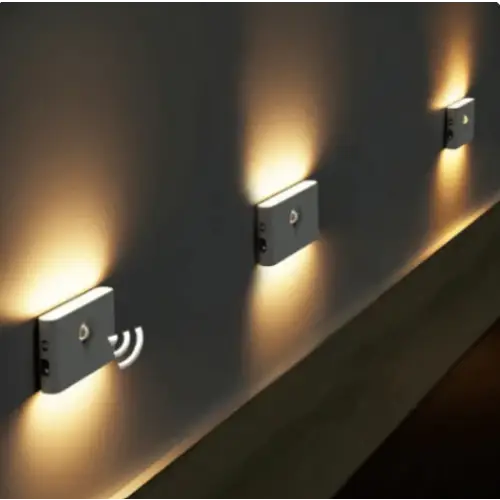 Bezprzewodowa inteligentna lampka nocna LED (zestaw 2) o eleganckim designie, wykrywaniem ruchu i delikatnym oświetleniem do domu.