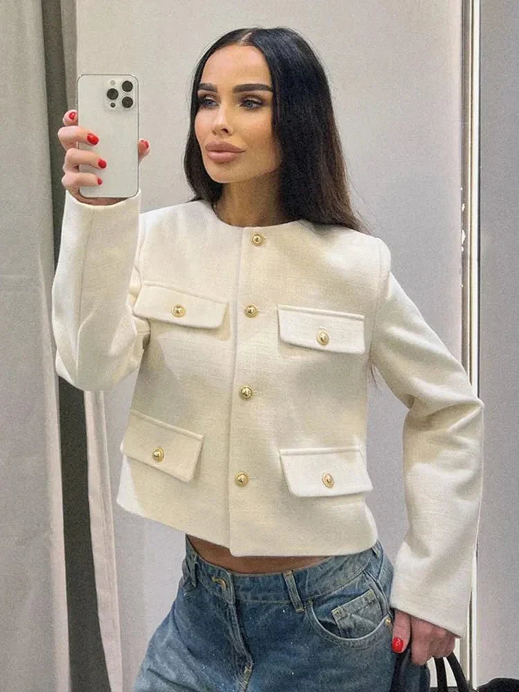 Elegancka dwurzędowa marynarka damska z guzikami, długie rękawy, wyrafinowany nowoczesny krój dla szykownego i wszechstronnego stylu.