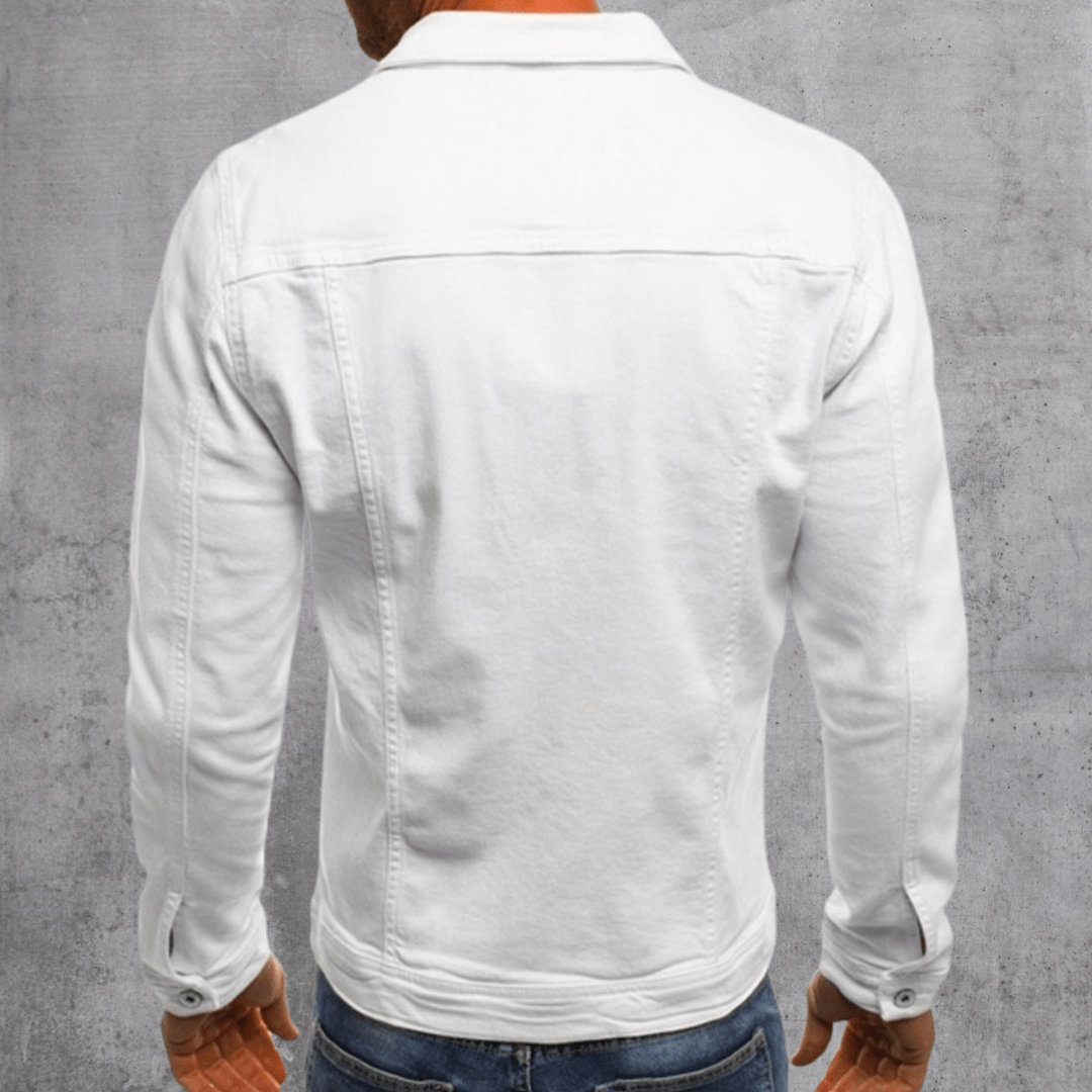 Męska kurtka jeansowa streetwear o miejskim wyglądzie, niebieski denim, kieszenie, kontrastujące szwy, nowoczesna i elegancka