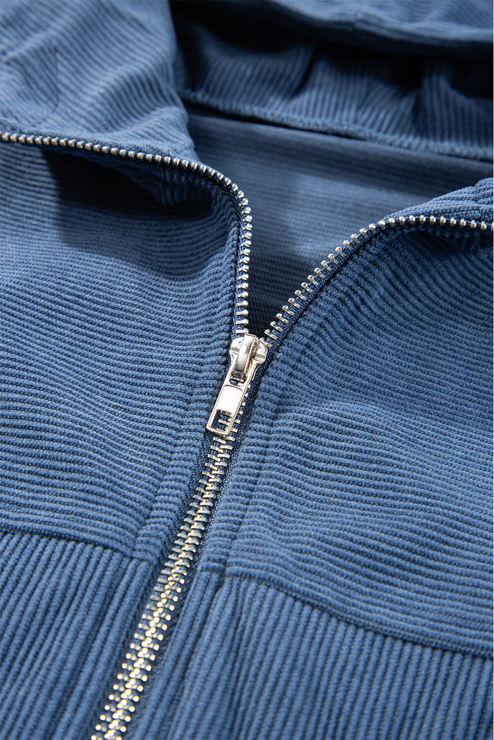 "Veste en velours côtelé beige avec capuche, style décontracté et élégant pour femmes, doux et parfait pour l'automne."