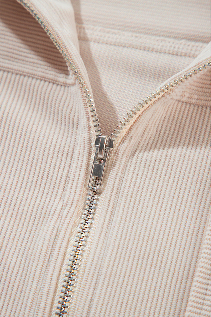 "Veste en velours côtelé beige avec capuche, style décontracté et élégant pour femmes, doux et parfait pour l'automne."