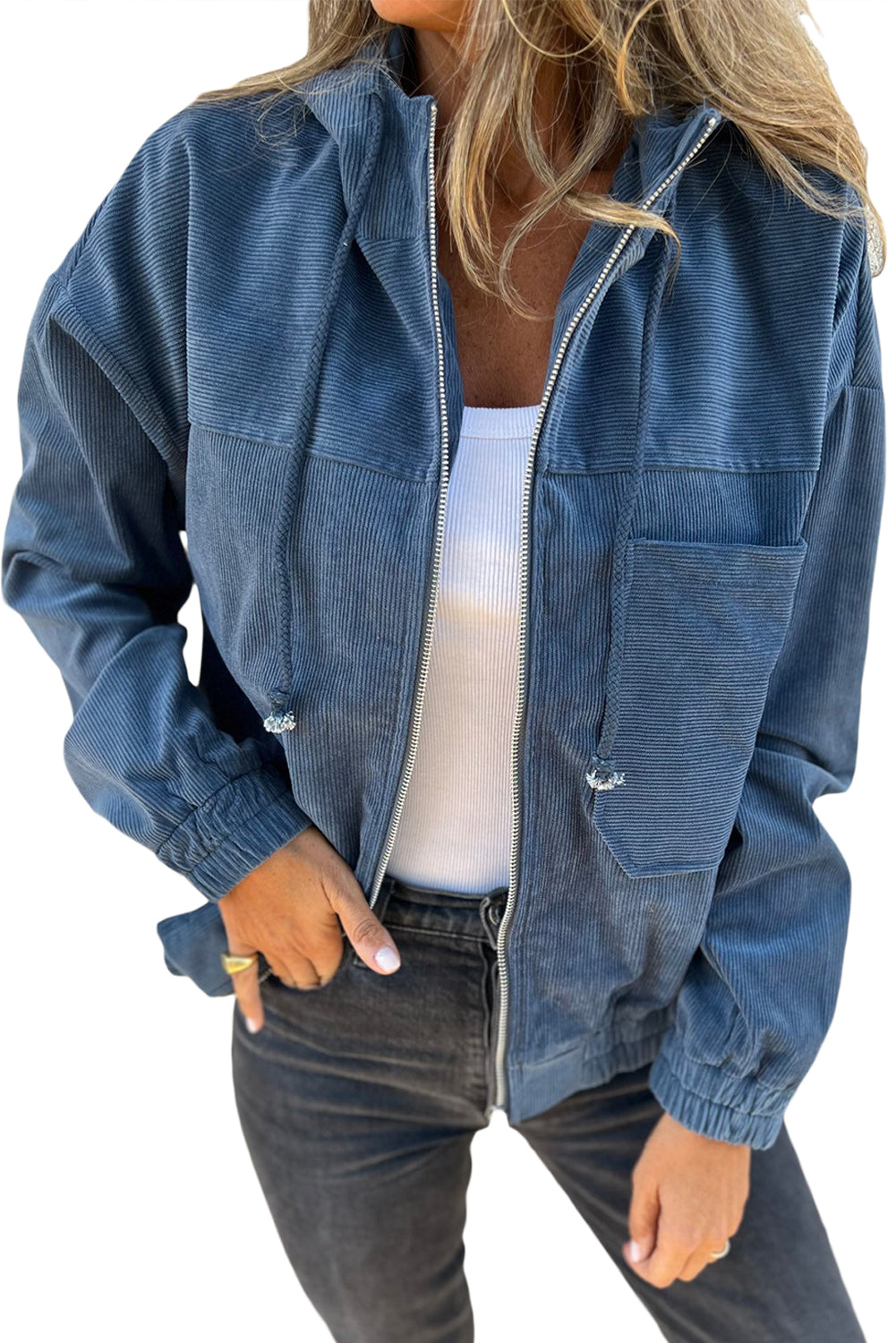 "Veste en velours côtelé beige avec capuche, style décontracté et élégant pour femmes, doux et parfait pour l'automne."