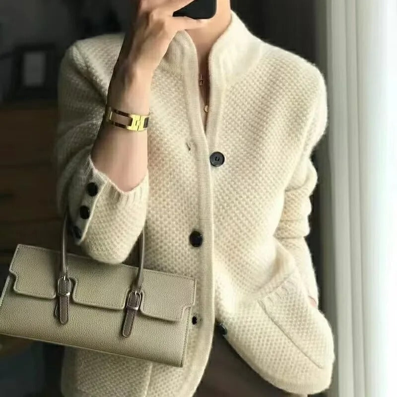 Miękki damski kardigan z kaszmiru i wełny, elegancki i ciepły, idealny na zimę.